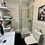 Appartement Schoenster Rheinblick Messe Parken Luxus 10 Person Düsseldorf
