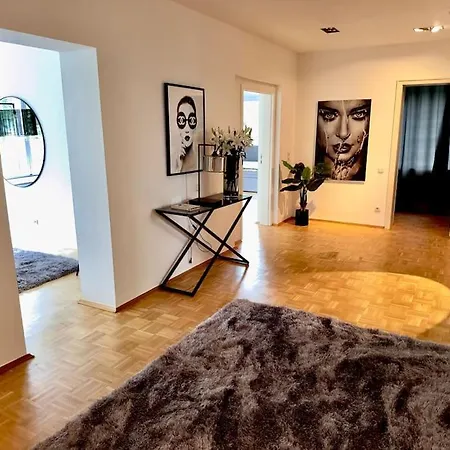 Apartment Schoenster Rheinblick Messe Parken Luxus 10 Person Dusseldorf