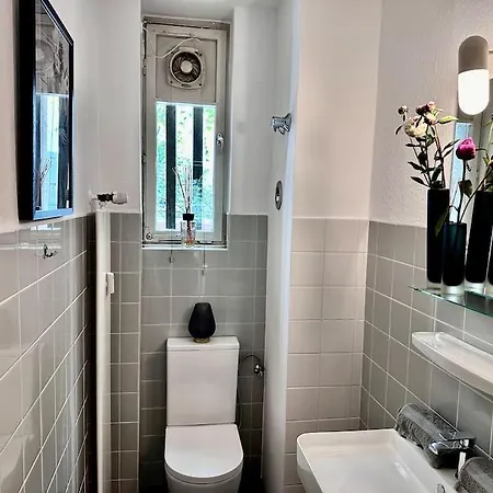 Apartment Schoenster Rheinblick Messe Parken Luxus 10 Person Dusseldorf