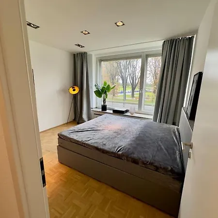 Schoenster Rheinblick Messe Parken Luxus 10 Person Apartment Dusseldorf