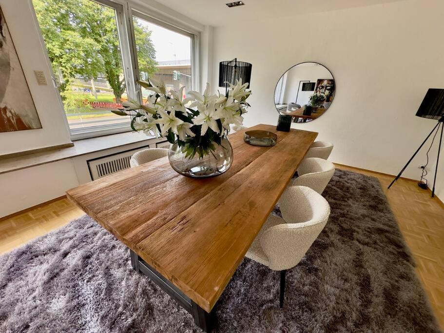 Schönster Rheinblick Messe Parken Luxus 10 Person Düsseldorf