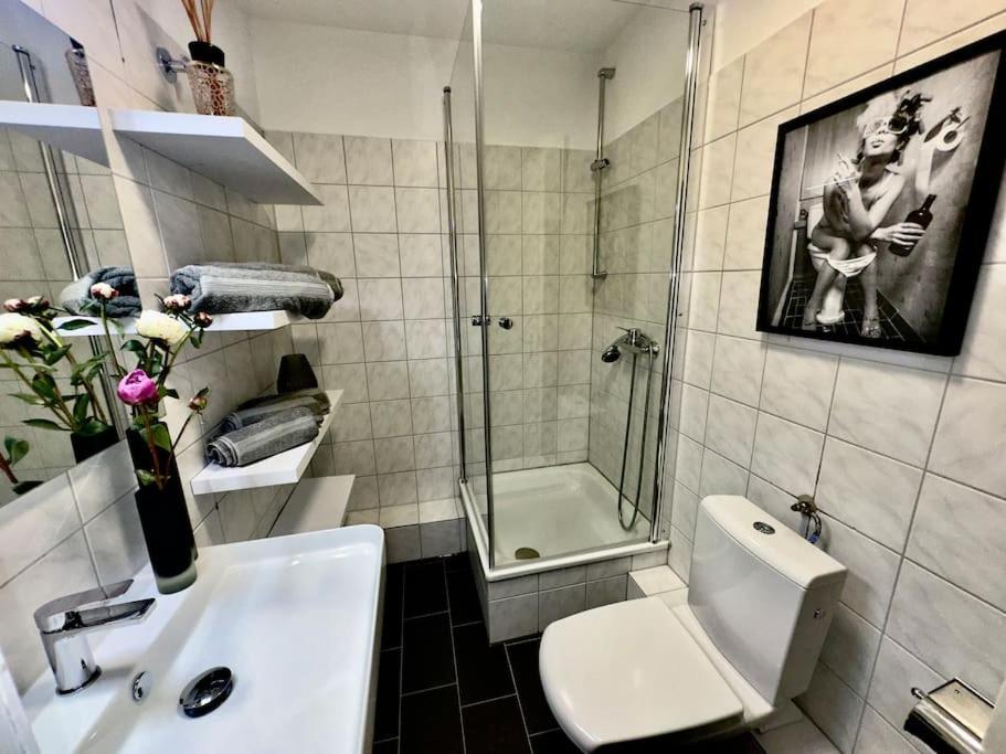 Apartment Schönster Rheinblick Messe Parken Luxus 10 Person Düsseldorf